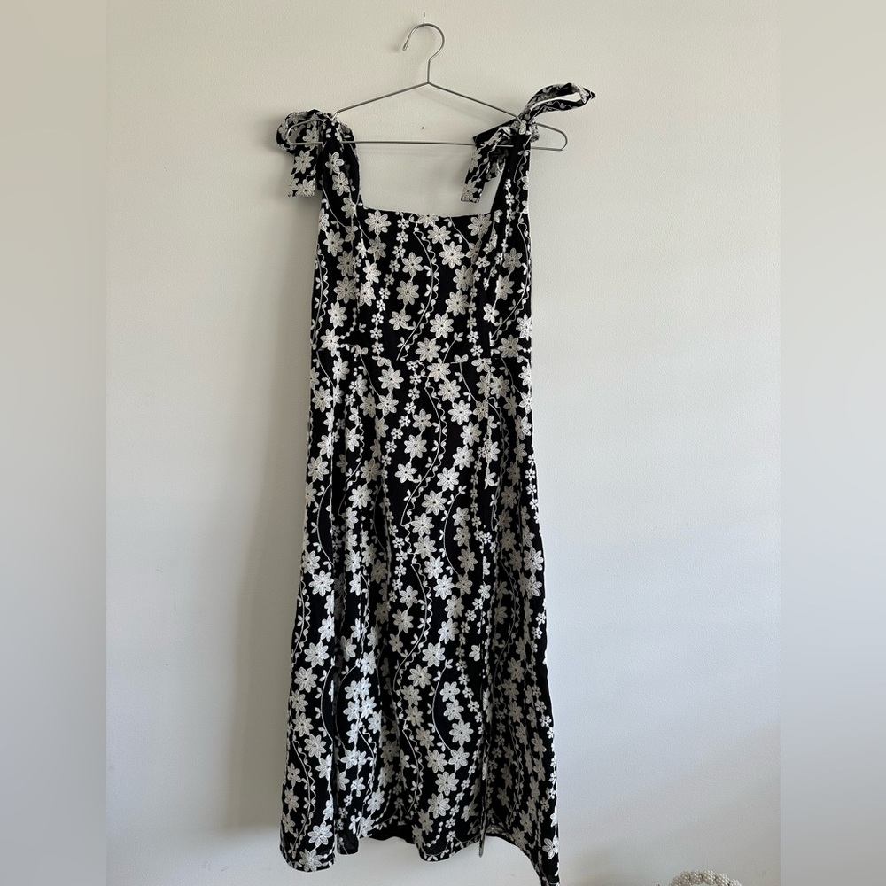 NWT Sezane Dorotha Eyelet Dress | SIZE 8 Eu 40